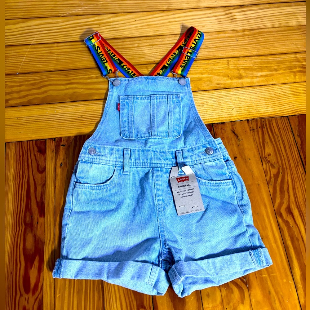 NWT Levi’s short overalls with rainbow straps